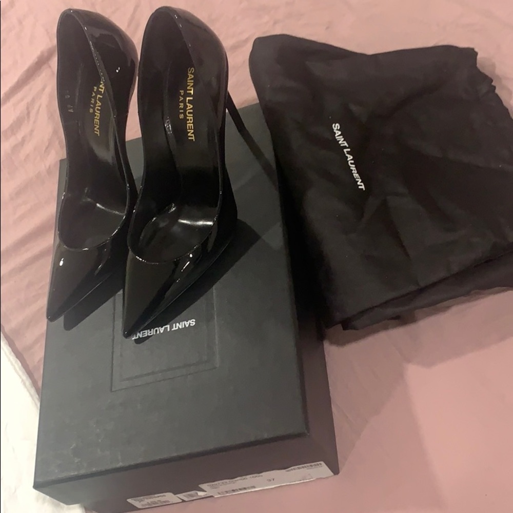 YSL ZOE 105 patent pumps size 7
